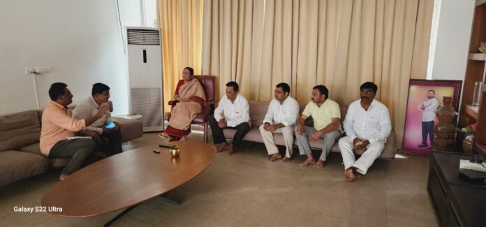 Badwel is former Y.Yal.Rajaratnam, director of housing project who met Vijayamma Badwel is former Y.Yal.Rajaratnam, director of housing project who met Vijayamma