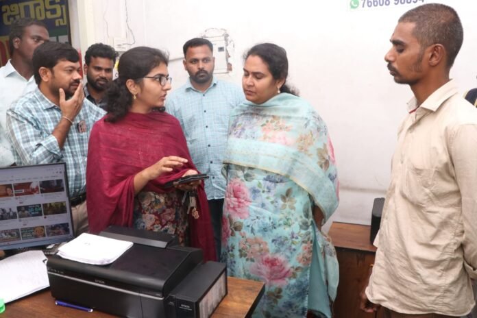 MSME Commissioner N. Maurya inspected the survey MSME Commissioner N. Maurya inspected the survey