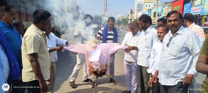 SC, ST, Atrocity case should be registered against Amit Shah