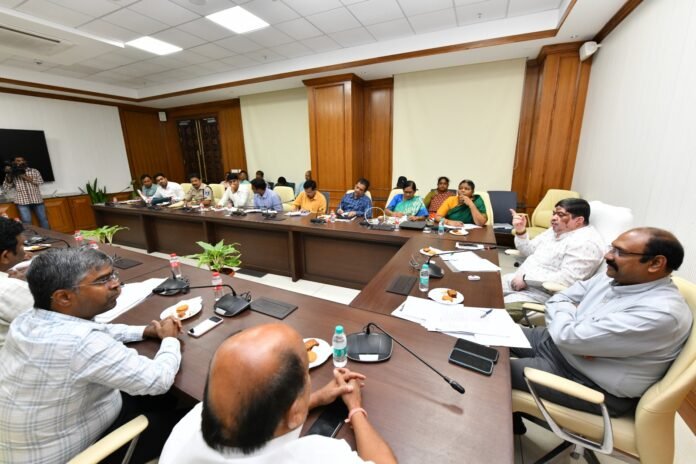 Electricity connection&water connection to Kuruma Sangam building should completed