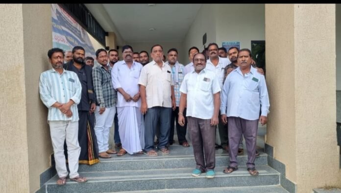 Attempts to remove palm trees in the suburbs of Mothe Wagu should be stopped Attempts to remove palm trees in the suburbs of Mothe Wagu should be stopped
