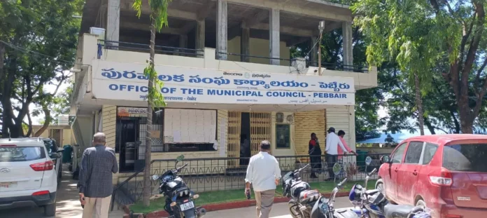 ACB raids in Manikonda Municipal Office ACB raids in Manikonda Municipal Office