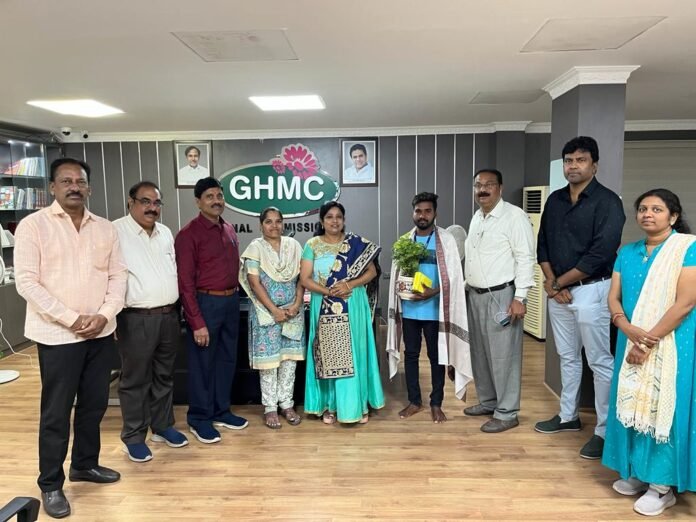 Employee agitation at GHMC circle office, LBnagar
