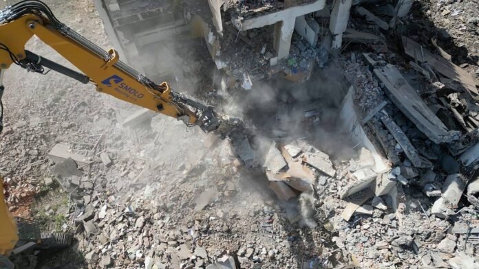 Hydra demolitions in Manikonda