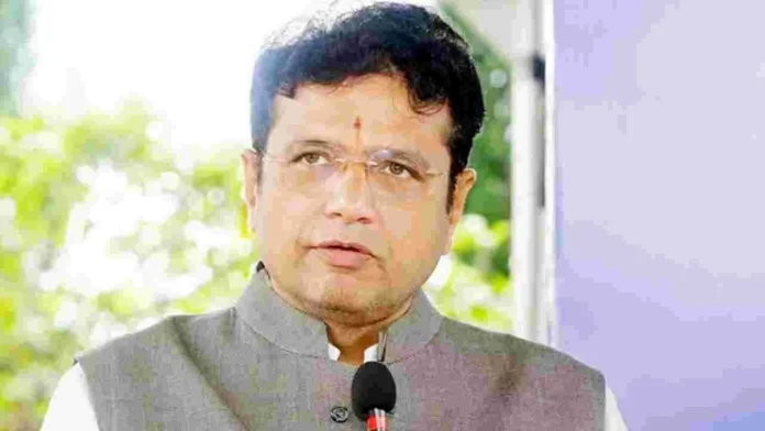 Minister Sridhar Babu fixed the traffic jam