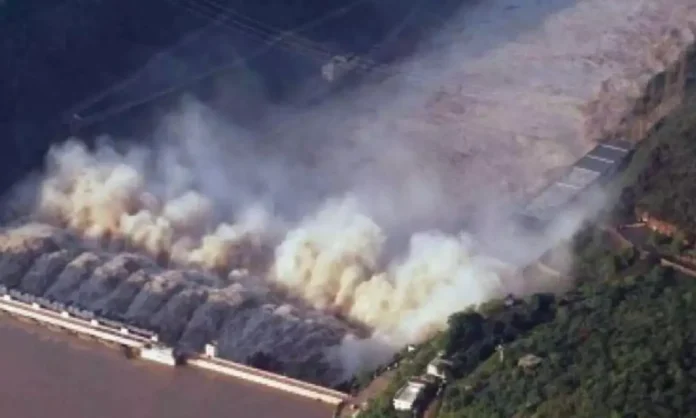 Mullaperiyar Dam in Danger