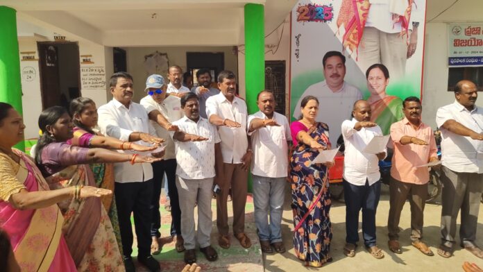 Tekumala Sammaiah, make the state congresses of beedi workers a success