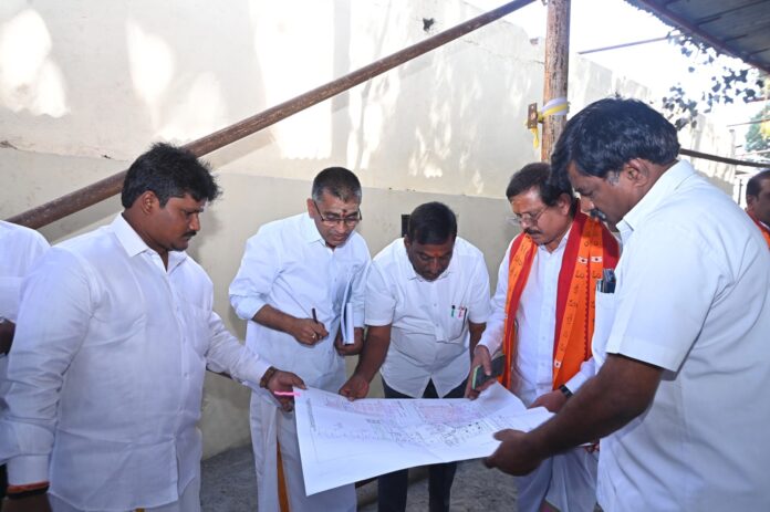 The Executive Officer inspected Q Complex