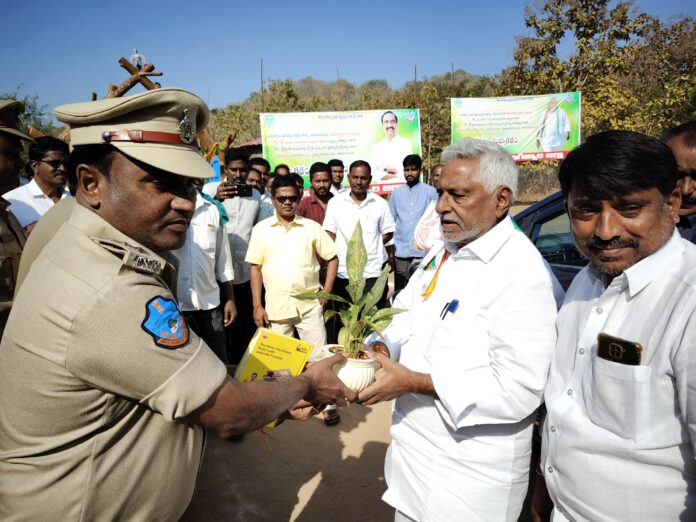 Do not impose restrictions on farmers in the forest park