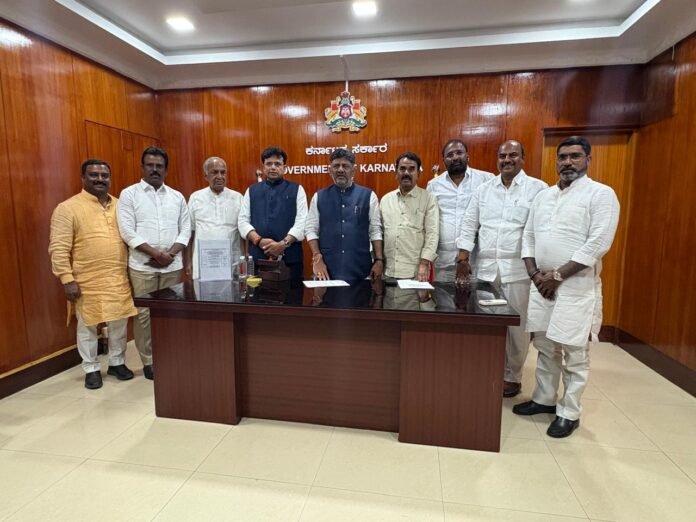 Water the juras--ministers Jupalli. Shridhar Babu