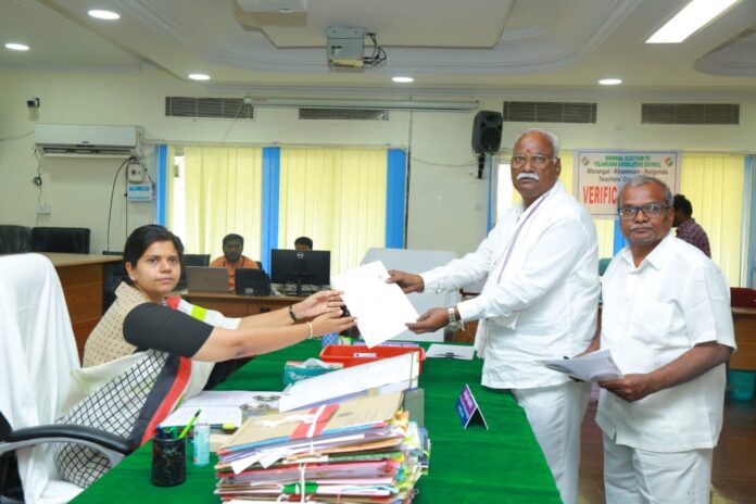 Lingidi Venkateshwarlu filed nomination on behalf of Prajavani Party