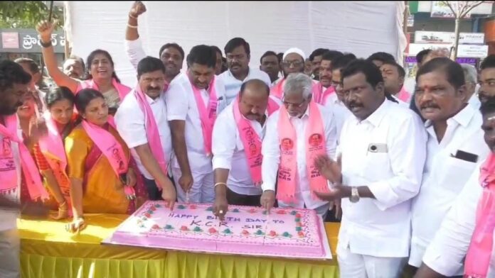 KCR's birthday was celebrated grandly under the leadership of Challa Hari Shankar