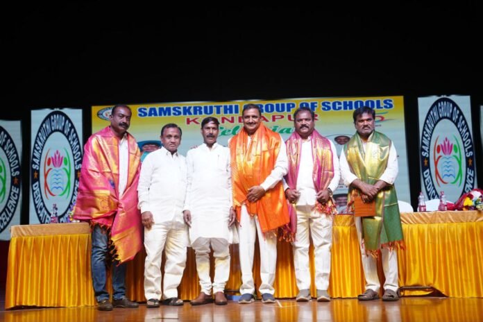 The 14th anniversary celebrations of the Sankshatri Group of Schools was held in grand style as a sculpture platform.