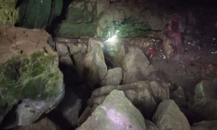 Huge tunnel found in Karregutta.. Intensive search operations underway