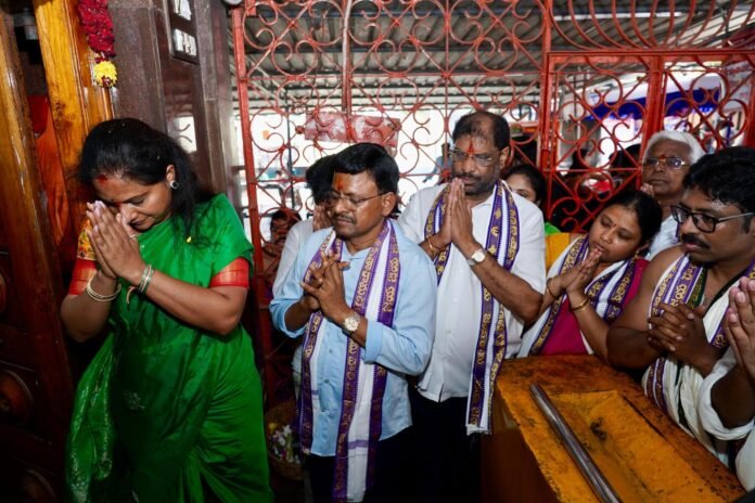 MLC Kavitha visits Sri Seetharamachandra Swamy in Bhadrachalam