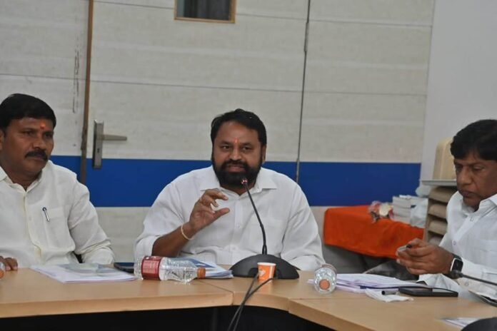 No public representatives were insulted during the Saraswati Pushkaram....Congress party senior leader MLC Addanki Dayakar