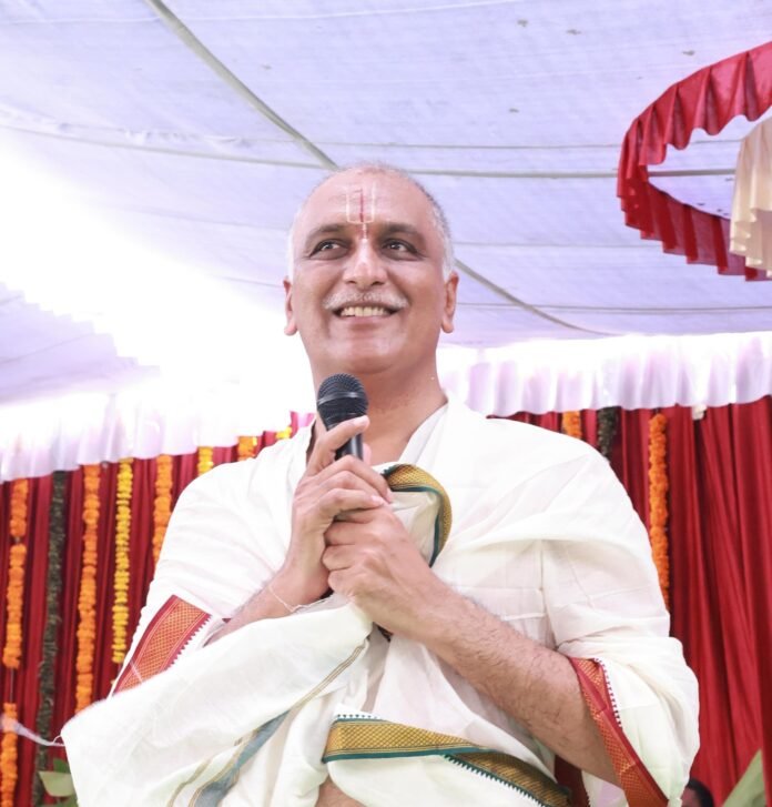 It is not the Telangana economy that has gone bankrupt.. Revanth Reddy's thoughts.. Former Minister Harish Rao's satires