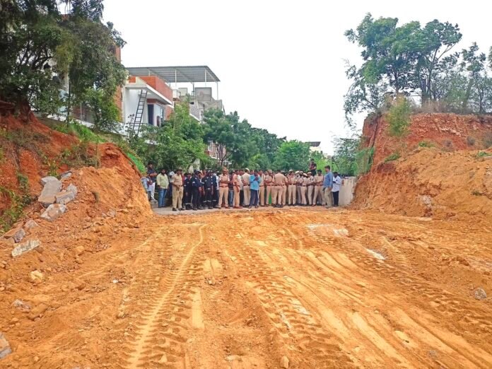 If the wall is removed, it will be 3 km. If it is closed, it will be 8 km. 'Hydra' whips on the barrier, relief for 25 thousand people