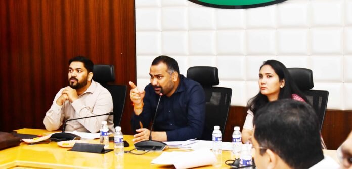 Representatives of political parties should cooperate in the preparation of a comprehensive final voters' list: Hyderabad District Election Officer and GHMC Commissioner