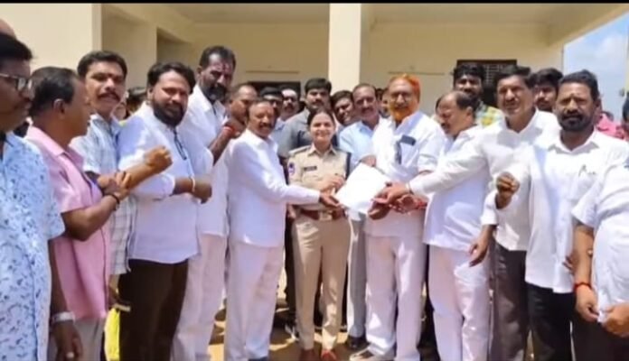 BC associations' JAC joint committee files complaint against Vemulawada Additional SP Seshadri Reddy