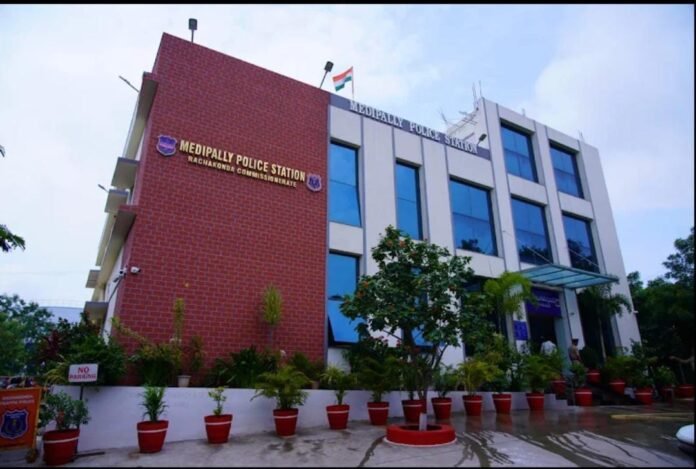 Four poker players arrested..!