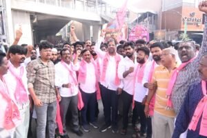 MP Vaddiraju dharna along with BC leaders at RTC Cross Roads