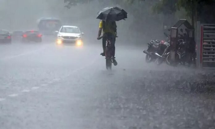 Be alert.. Heavy rains in these districts of Telugu states.