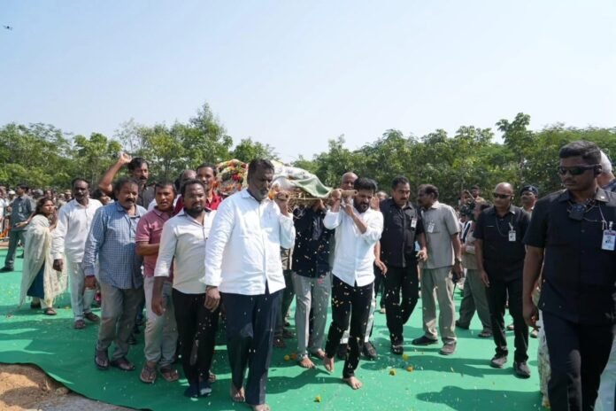 * CM Revanth Reddy bids farewell to Pade Mosi Andesri