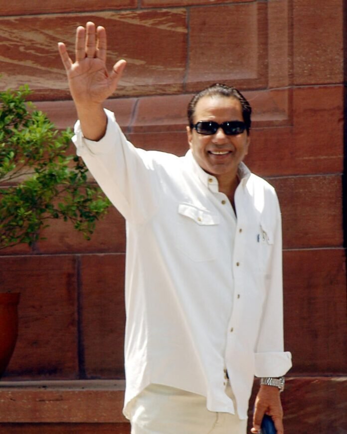 Bollywood's He-Man 'Dharmendra' passes away -