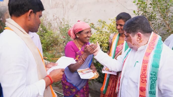 Minister Ponnam campaigning in Husnabad 5th ward