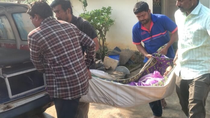 Female police constable commits suicide in Vikarabad