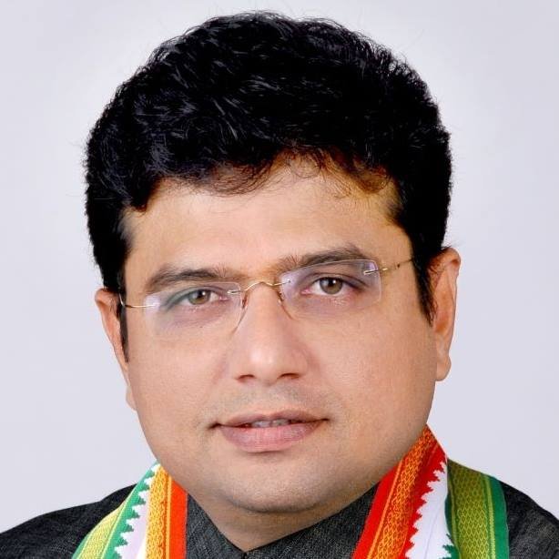 The new municipal government is based in Manthani.