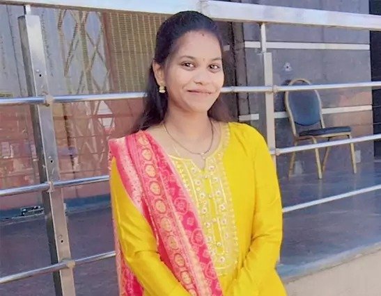 Tragedy in KPHB.. Young woman commits suicide by jumping from three-story building