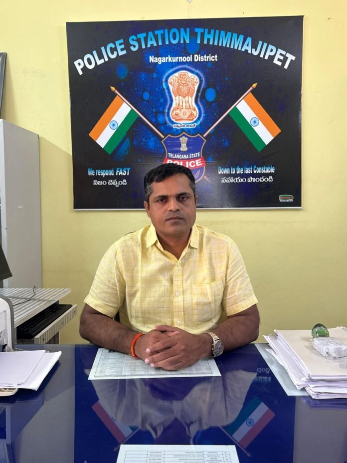 SI caught red-handed by ACB officials while accepting a bribe!