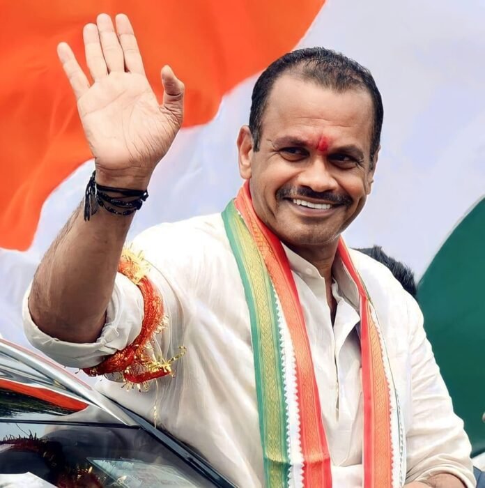 The elder brother is like that... the younger brother is like this...