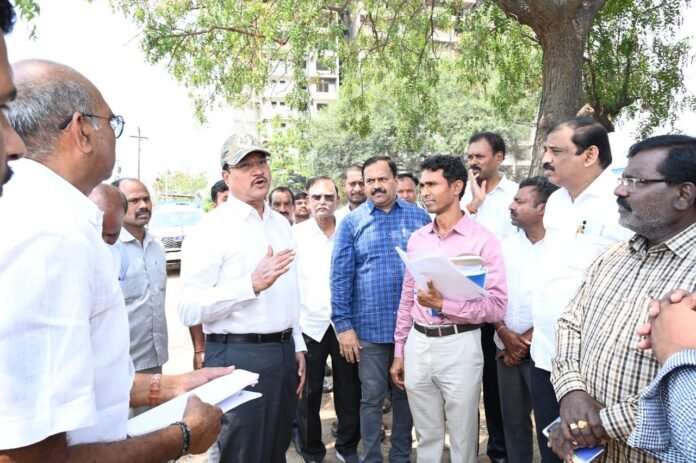 Hyderabad Commissioner Conducts Field Inspection of Prajavani Complaints