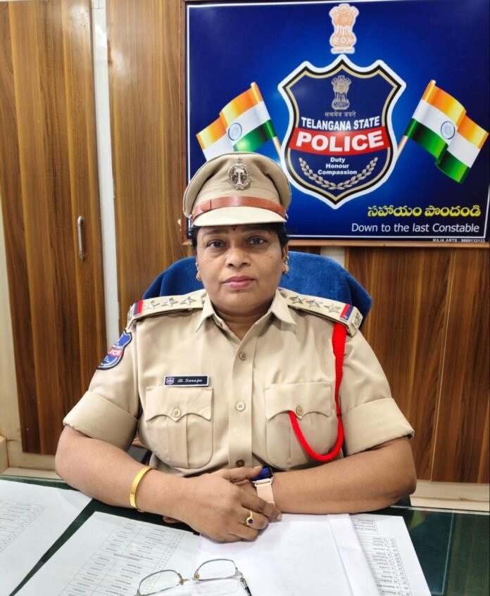 Female CI and SI Caught Accepting Bribe at Women's Police Station