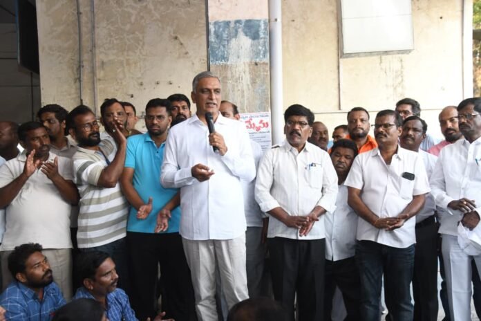 “RTC Workers’ Issues Remain Unresolved Even After Two and a Half Years of Congress Rule – Harish Rao Criticizes”