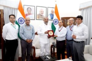 Census registration is very easy; Union Minister records details of his home and amenities using the digital method.