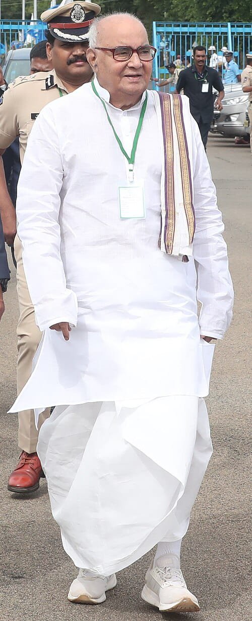 Former Chief Minister of undivided Andhra Pradesh, Nadendla Bhaskara Rao, has passed away.