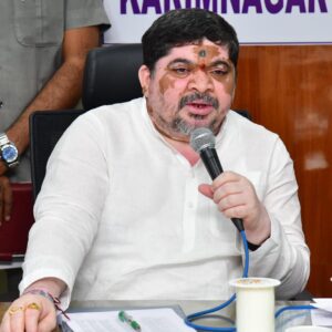 Scorching Heat: 76 Deaths in a Single Day; Minister Ponnam Prabhakar Expresses Concern