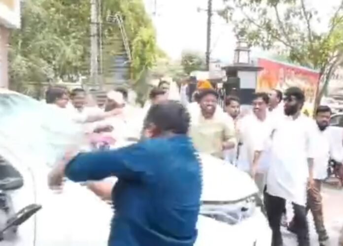 BJP Leaders Attack Karimnagar MLA Gangula Kamalakar's Camp Office!