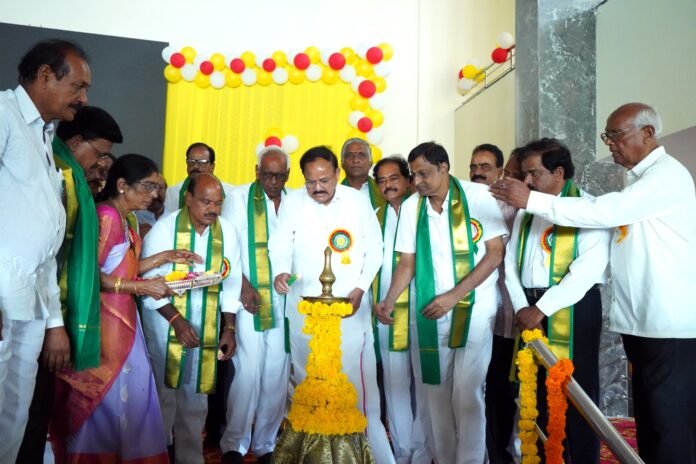 One should have pride in one's caste but avoid caste fanaticism; true righteousness lies in service: Former Vice President Venkaiah NaiduOne should have pride in one's caste but avoid caste fanaticism; true righteousness lies in service: Former Vice President Venkaiah Naidu..