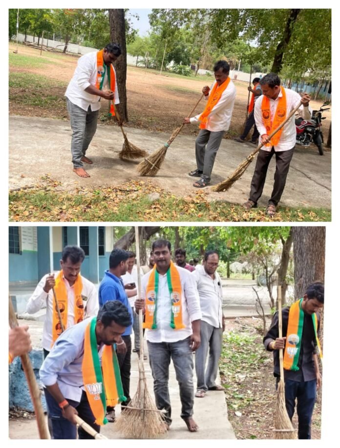 Voluntary labor (Shramadan) as part of the 'Manabadi – Mana Badhyata' (Our School – Our Responsibility) program.