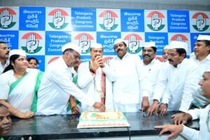 Rahul Gandhi's birthday celebrations held grandly at Gandhi Bhavan.