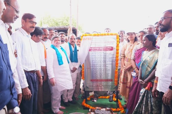 Minister Ponnam lays foundation stone for Elkathurthy road. Minister Ponnam lays foundation stone for Elkathurthy road.