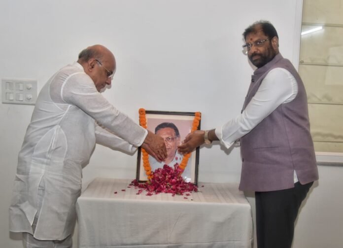MPs Vaddiraju and Deevakonda pay rich tributes to the late Jayashankar Sir. MPs Vaddiraju and Deevakonda pay rich tributes to the late Jayashankar Sir.