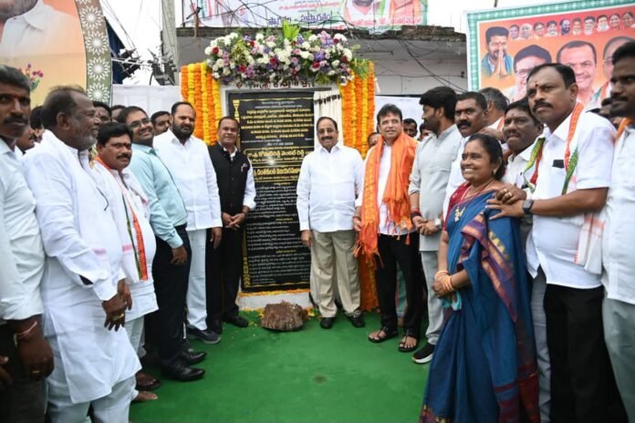 Major emphasis on road infrastructure in Telangana: Komatireddy Major emphasis on road infrastructure in Telangana: Komatireddy