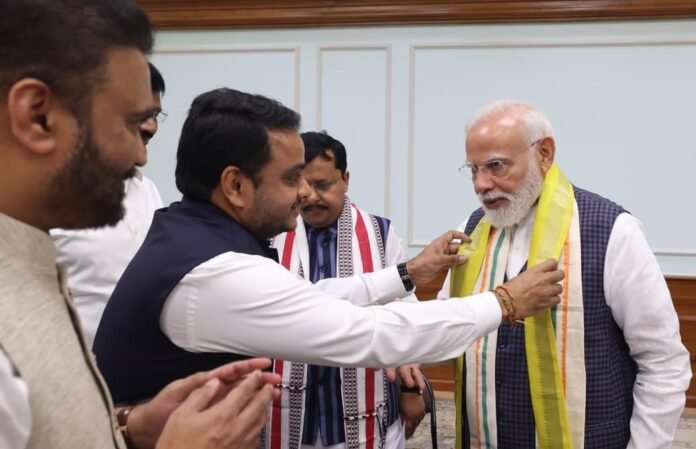 PM Modi holds breakfast meeting with new NDA MPs. PM Modi holds breakfast meeting with new NDA MPs.
