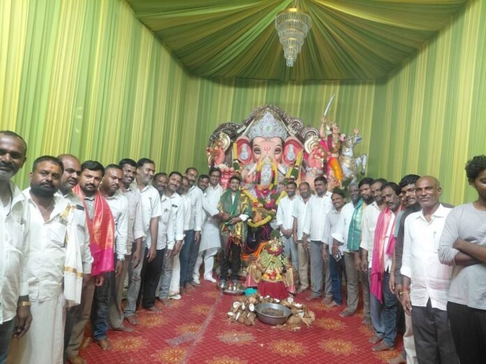 Munnuru Kapu Corporation Chairman Bomma Sriram Chakravarthy visited the Maha Gananatha at Marthanda Nagar. Munnuru Kapu Corporation Chairman Bomma Sriram Chakravarthy visited the Maha Gananatha at Marthanda Nagar.